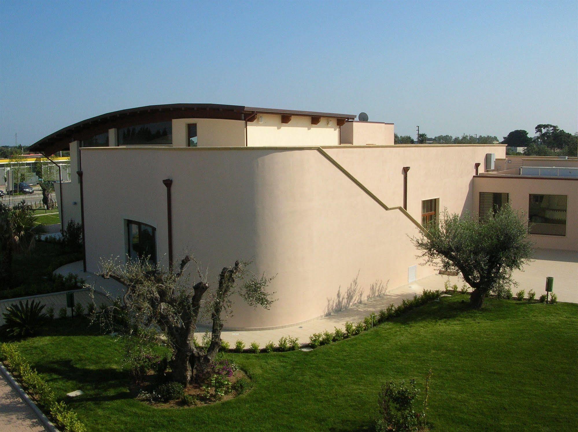 Hermes Hotel Policoro Esterno foto
